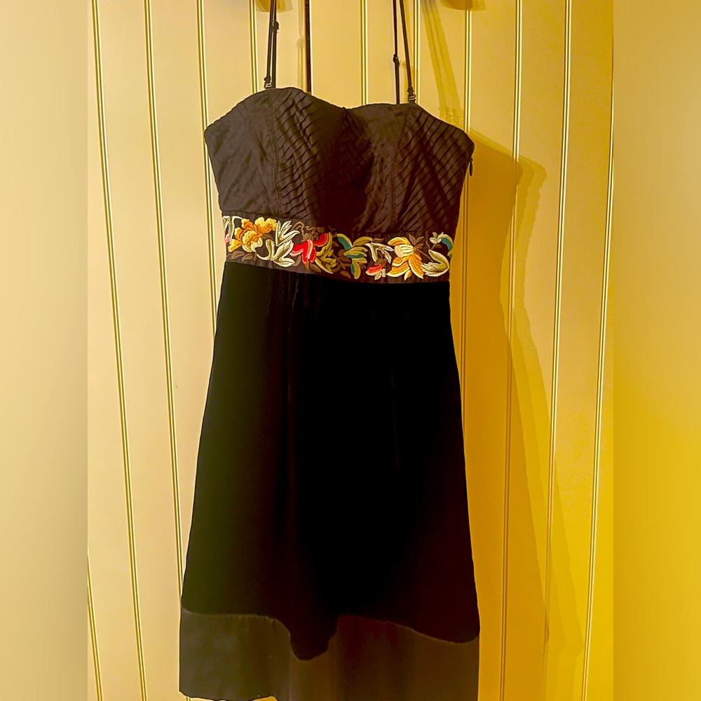 $188 Floreat Anthropologie strap/Strapless black Velvet Dress Embroidery floral